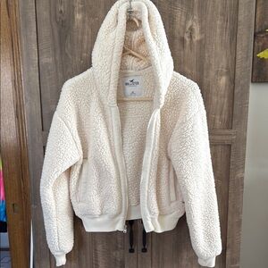 Hollister Women's Cream Sherpa Jacket